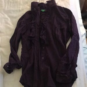 United Colors of Benetton.Ruffles center of shirt. Eggplant color. XS m